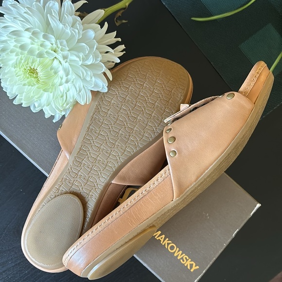 B MAKOWSKY Genuine Leather - Picture 5 of 7